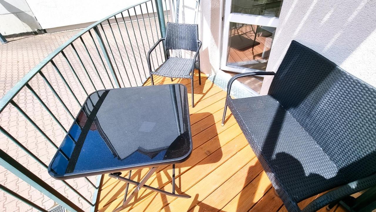 Malerische Maisonettewohnung Mit Zwei Balkonen بلوين المظهر الخارجي الصورة